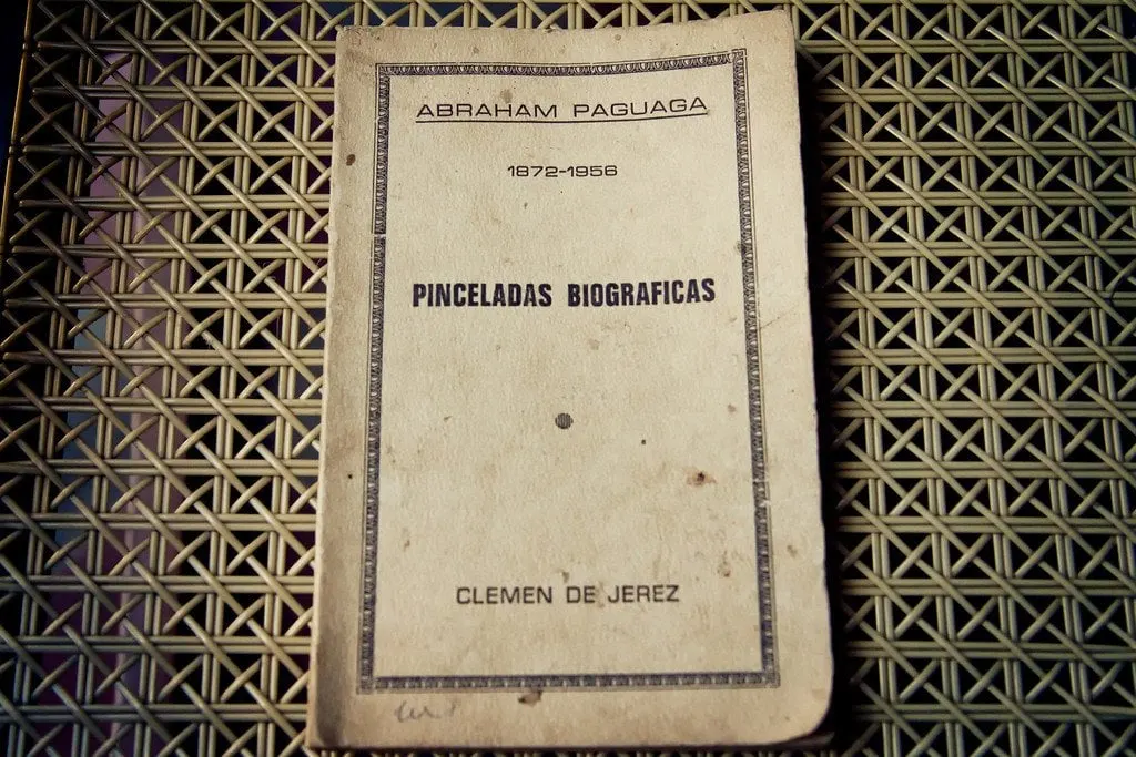 Doctor Abraham Paguaga Book