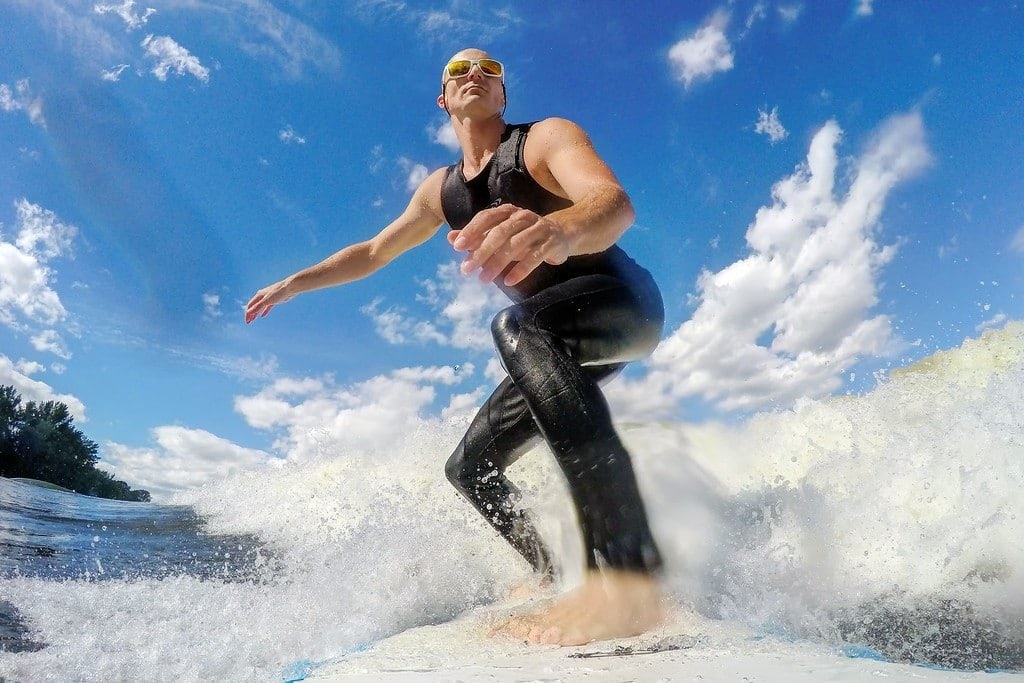 Surfing a River! Montreal Surfing