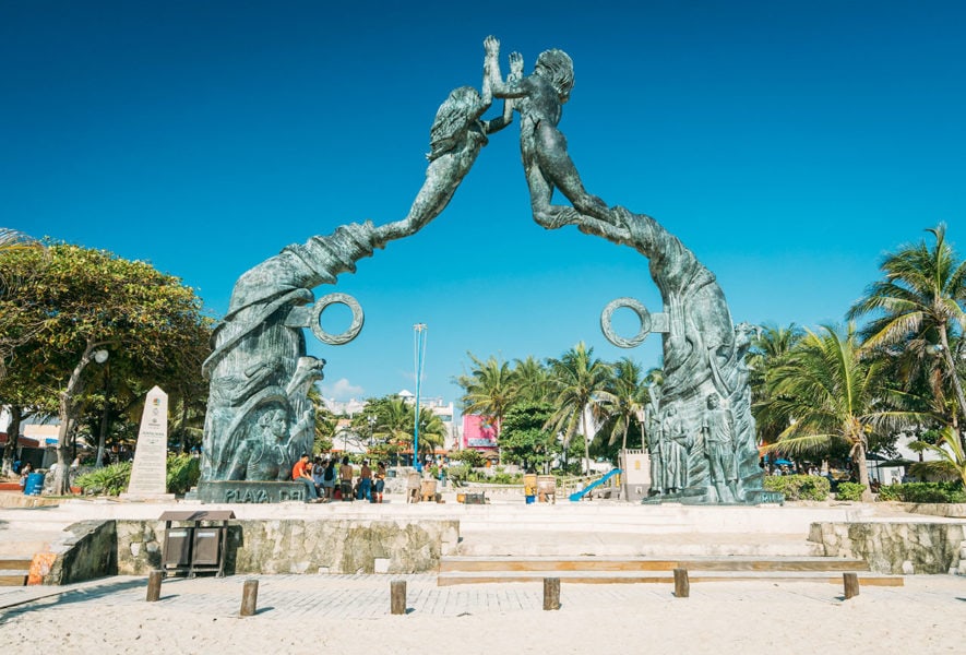 Parque Fundadores Sculpture