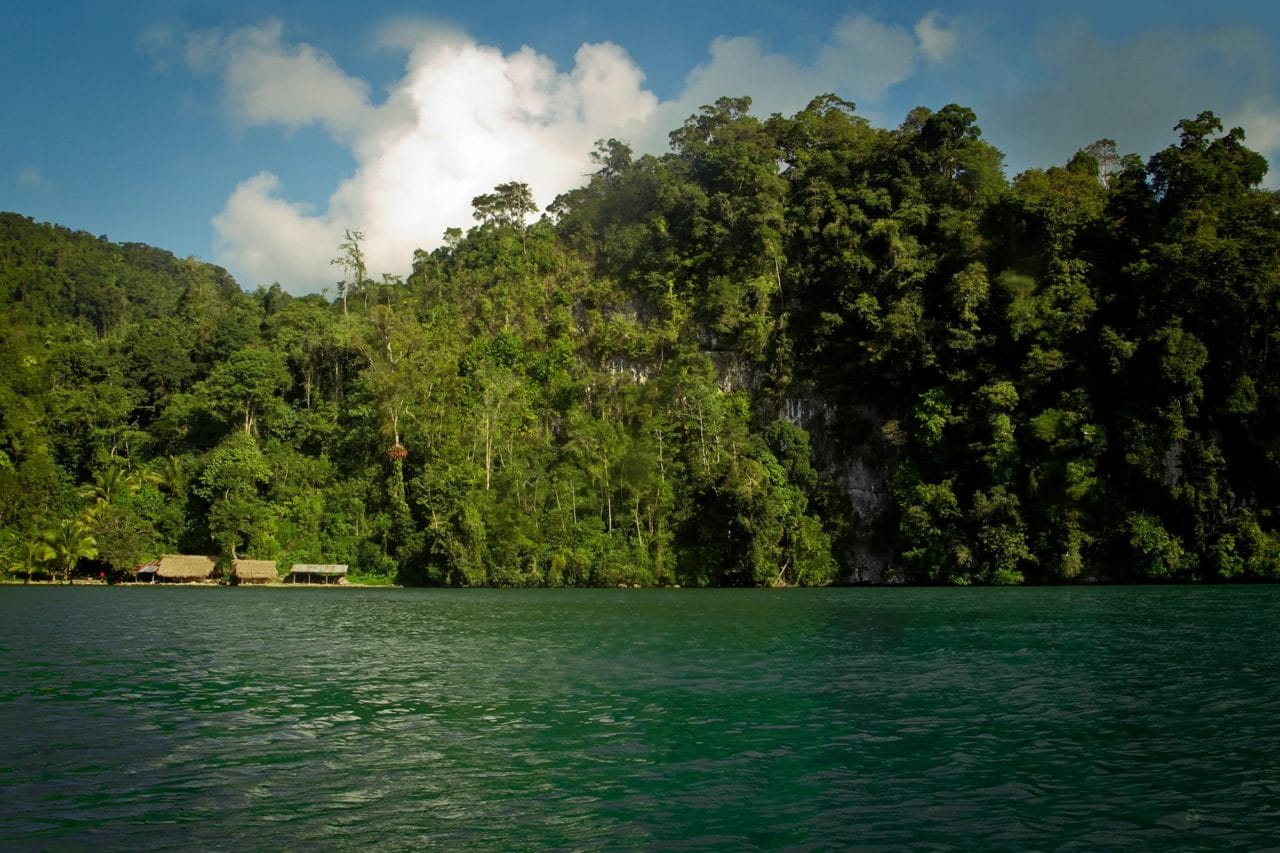 Rio Dulce River Guatemala Jungle Cliffs