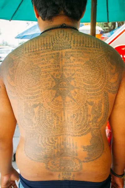 sak yant back tattoo