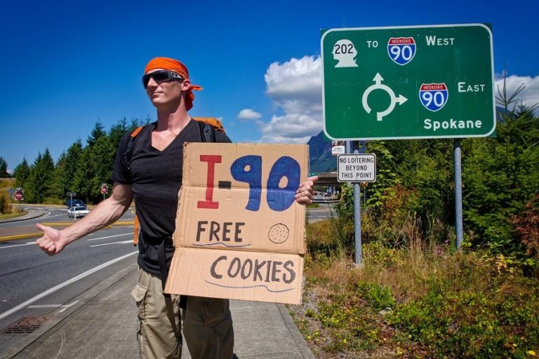 Hitchhiking America Surfing Couches In Seattle (Part 3) • Expert Vagabond